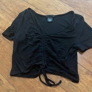 Bloomingdale’s aqua synched black t-shirt croptop. Size medium. Great condition
